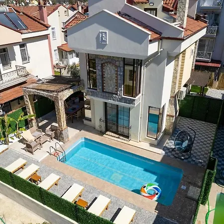 Gelincik, * Fethiye